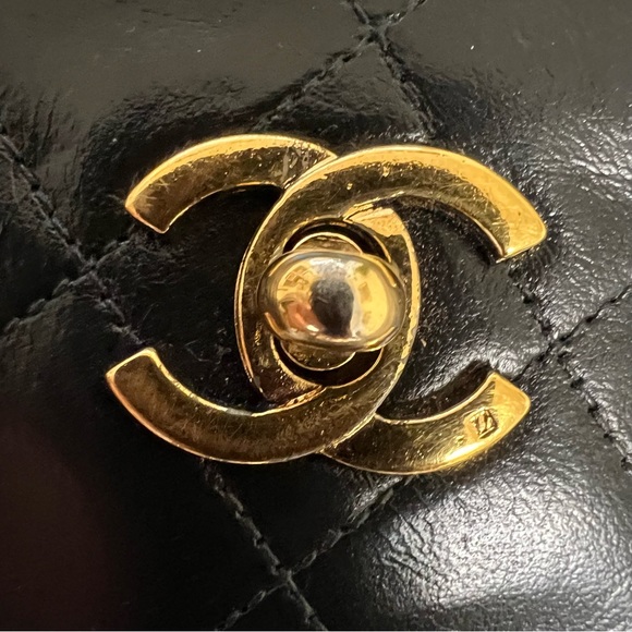 Authentic*RARE 1994 Chanel Camera Bag with Bijoux chain - Picture 14 of 17